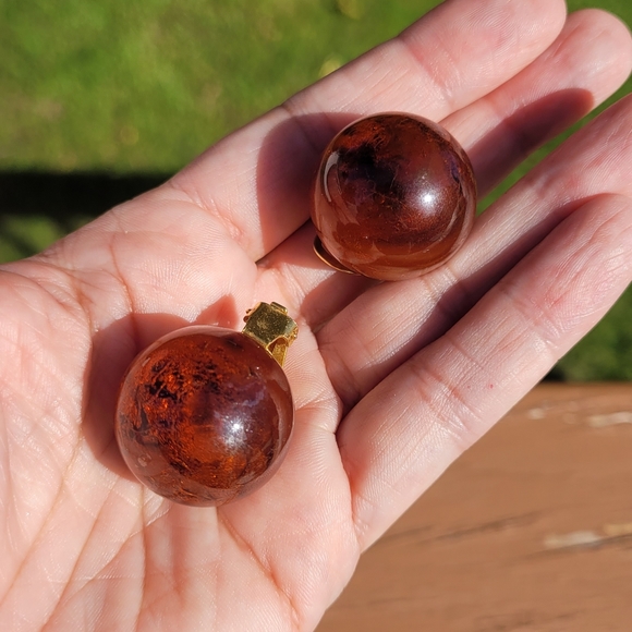 Vtg round Amber color clip-on earrings - Picture 2 of 4